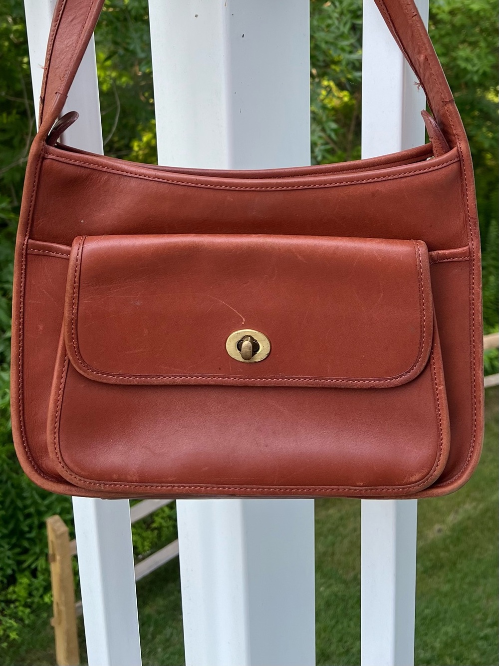 COACH Vintage Turnlock Shoulder bag Brown Leather Classic Elegant Design HandBag - Picture 4 of 13